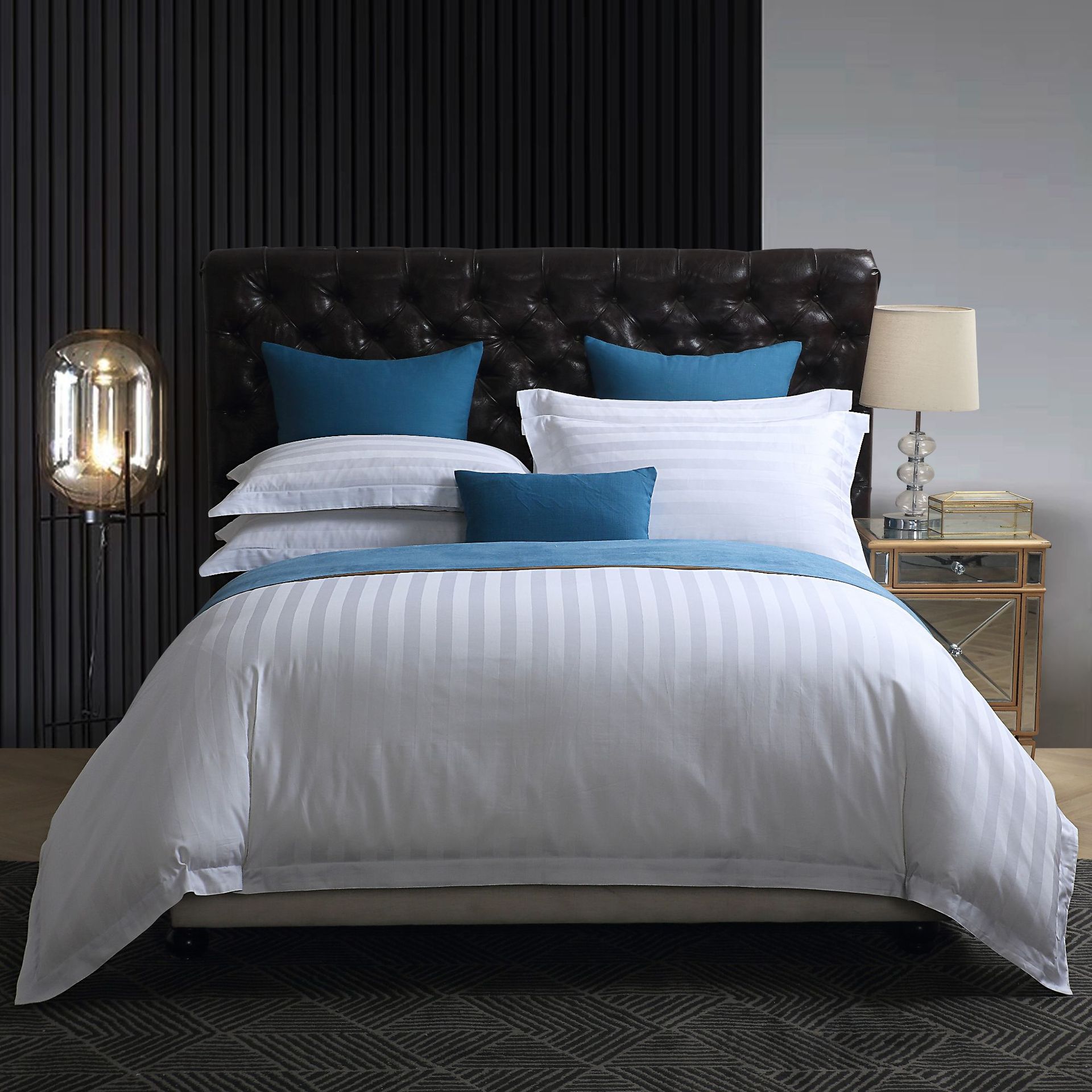 Hotel Bedding