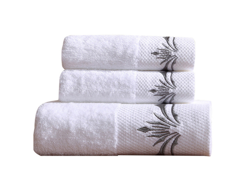 Cotton bath towel with embroidery Logo