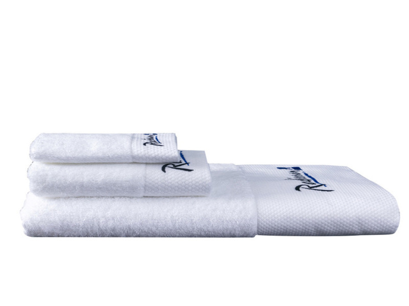 Cotton bath towel with embroidery Logo