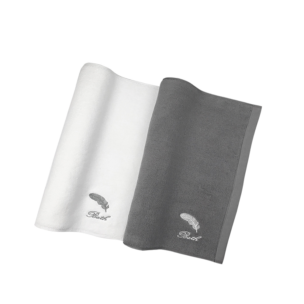 White 100% Cotton Hotel Bath Mat with Custom Jacquard Logo
